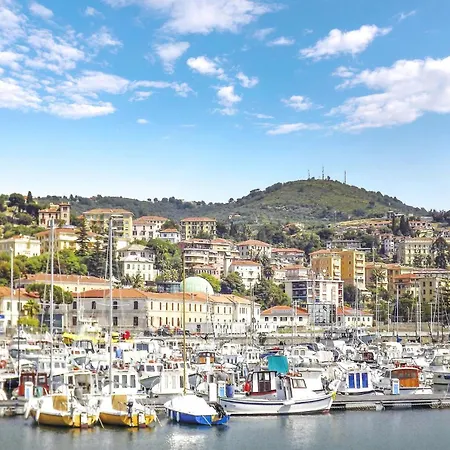 1 Bedroom Stunning In Dom wakacyjny Diano Marina